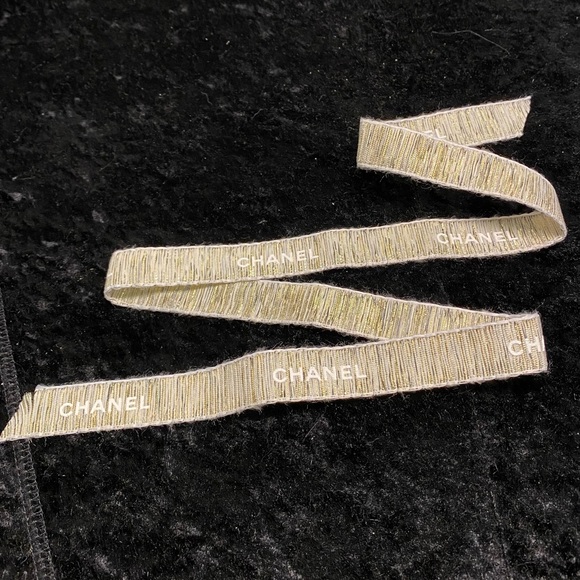 Authentic Chanel Ribbon - Picture 2 of 10